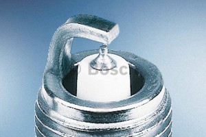 Свеча зажигания Bosch Platinum Iridium YR 6 KI 332 S