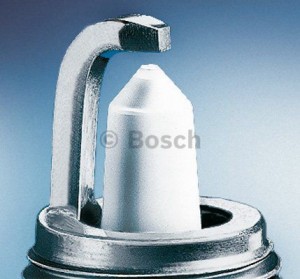 Свеча зажигания Bosch Platinum Plus FR 8 HP 0