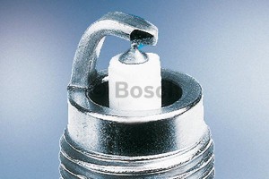 Свеча зажигания Bosch Double Platinum FR 7 HPP 22